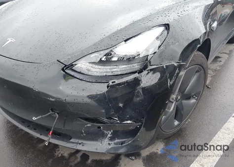 2019 Tesla Model 3 Long Range/Mid Range/Standard Range/Standard Range Plus z USA, uszkodzony, nr VIN 5YJ3E1EA0KF396120